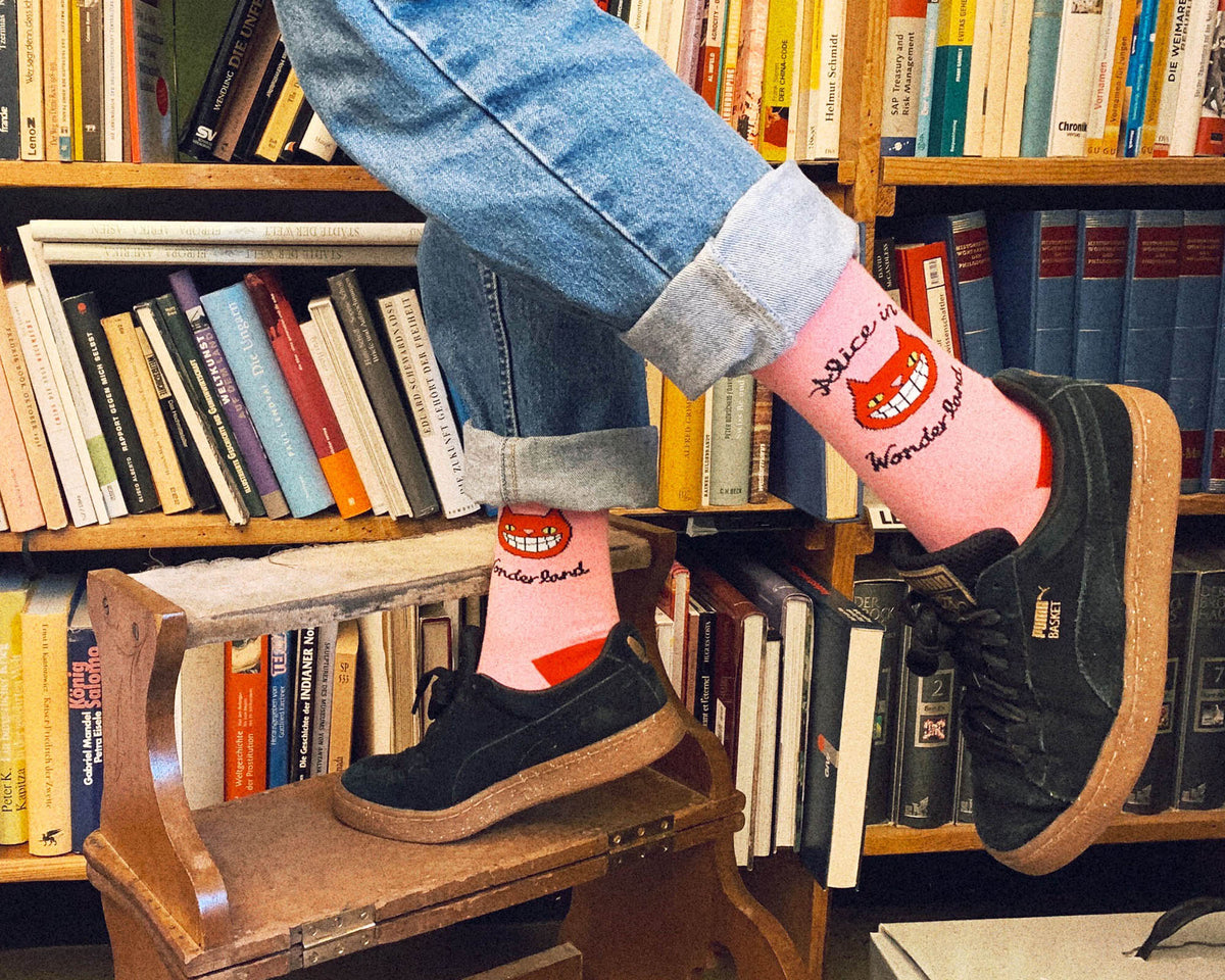 Book Socks: Alice in Wonderland